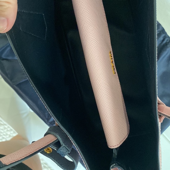 Prada excellent condition - Picture 6 of 15